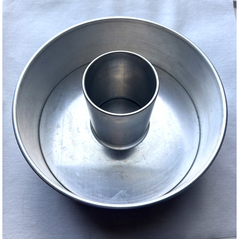 Vintage Mirro Aluminum ROUND 3-PIECE ANGEL FOOD CAKE PAN, BUNDT PAN 9"x3" - USA